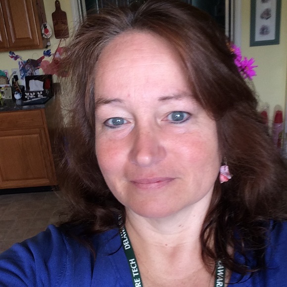 Meet your Posher, Lisa - Picture 1 of 1